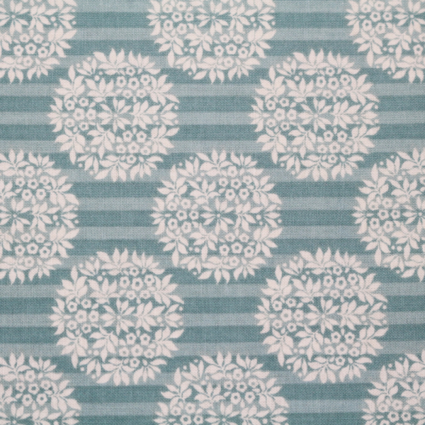 Baumwollstoff / Druckstoff Tilda Flower Ball Teal von Tilda by Tone Finnanger