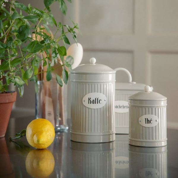 Süßigkeiten und Kaffeedose Retro Set entdecken