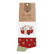 Fröhliche Camping Socken mit Wohnwagen-Motiv von Grätz Verlag jetzt hier bestellen